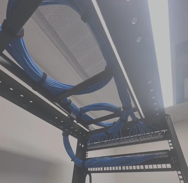 Neat and simple cable management